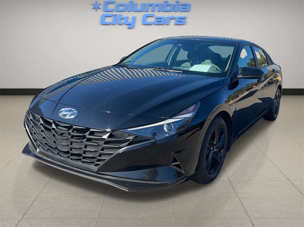 2023 Hyundai Elantra SEL FWD