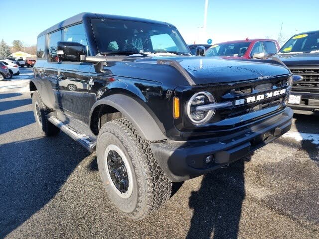 2025 Ford Bronco Outer Banks 4-Door 4WD