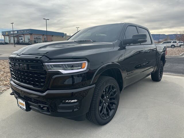 2025 RAM 1500 Limited Crew Cab 4WD
