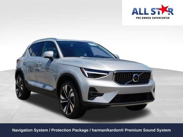 2025 Volvo XC40 B5 Ultra Bright Theme AWD