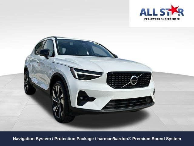 2025 Volvo XC40 B5 Ultra Dark Theme AWD