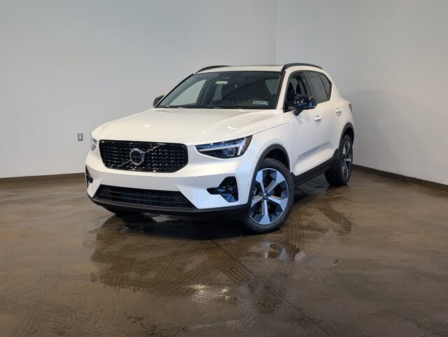 2026 Volvo XC40 B5 Plus AWD