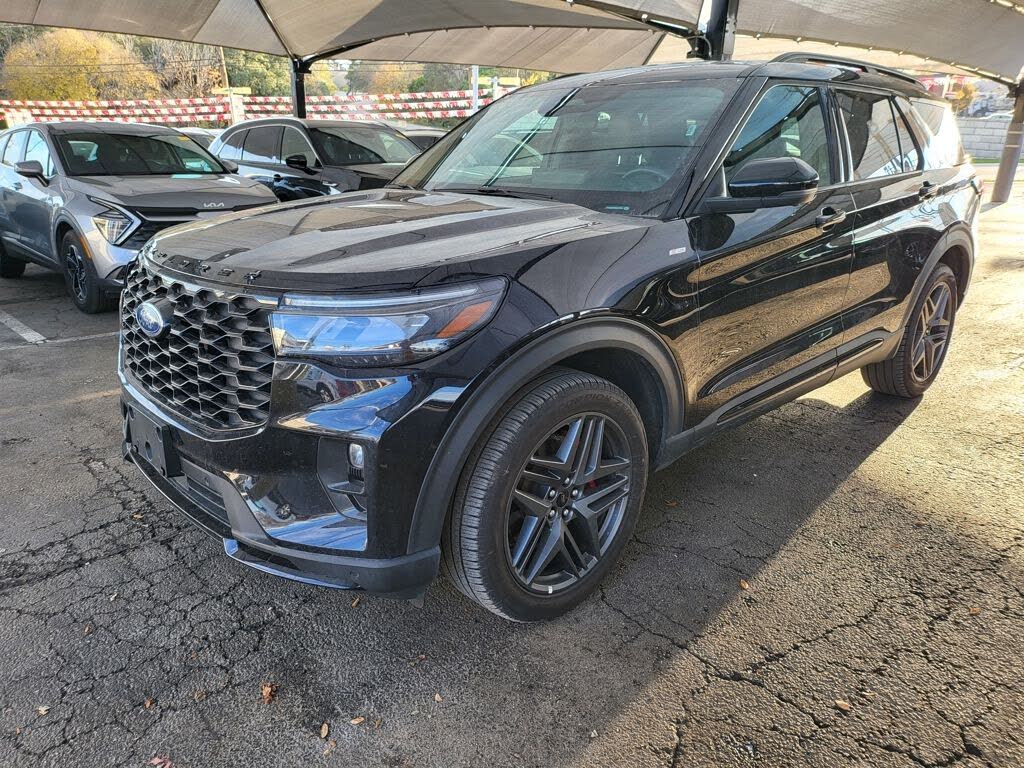 2025 Ford Explorer ST-Line AWD
