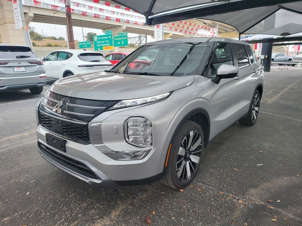 2025 Mitsubishi Outlander SE FWD