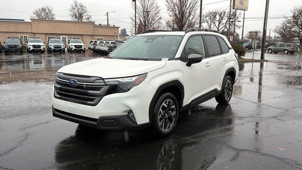 2025 Subaru Forester Premium Crossover AWD
