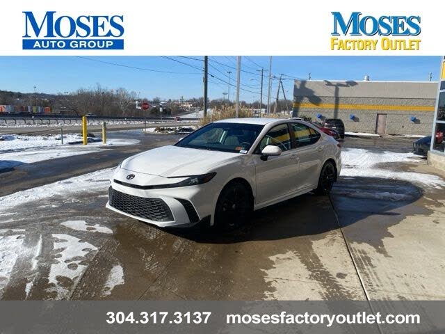 2025 Toyota Camry SE FWD