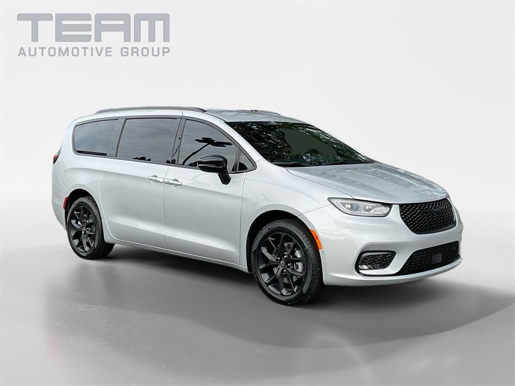 2026 Chrysler Pacifica Select AWD