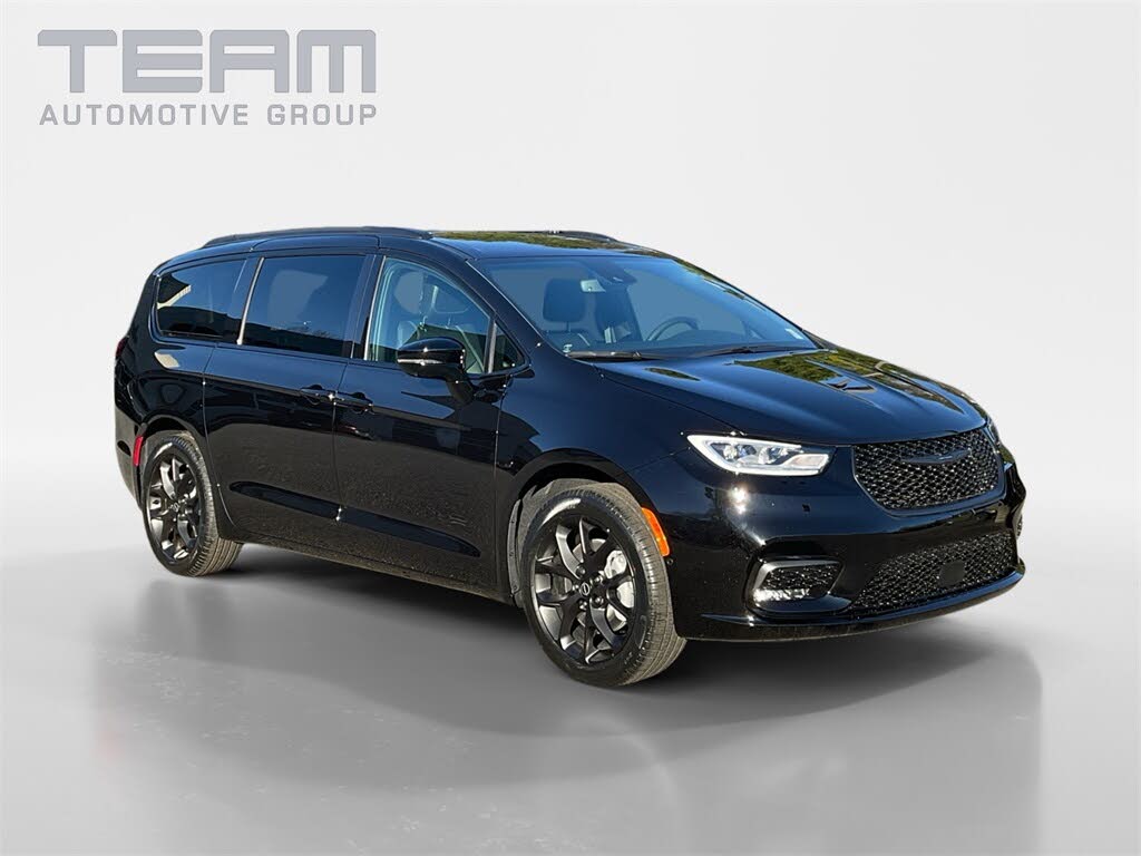 2026 Chrysler Pacifica Select AWD