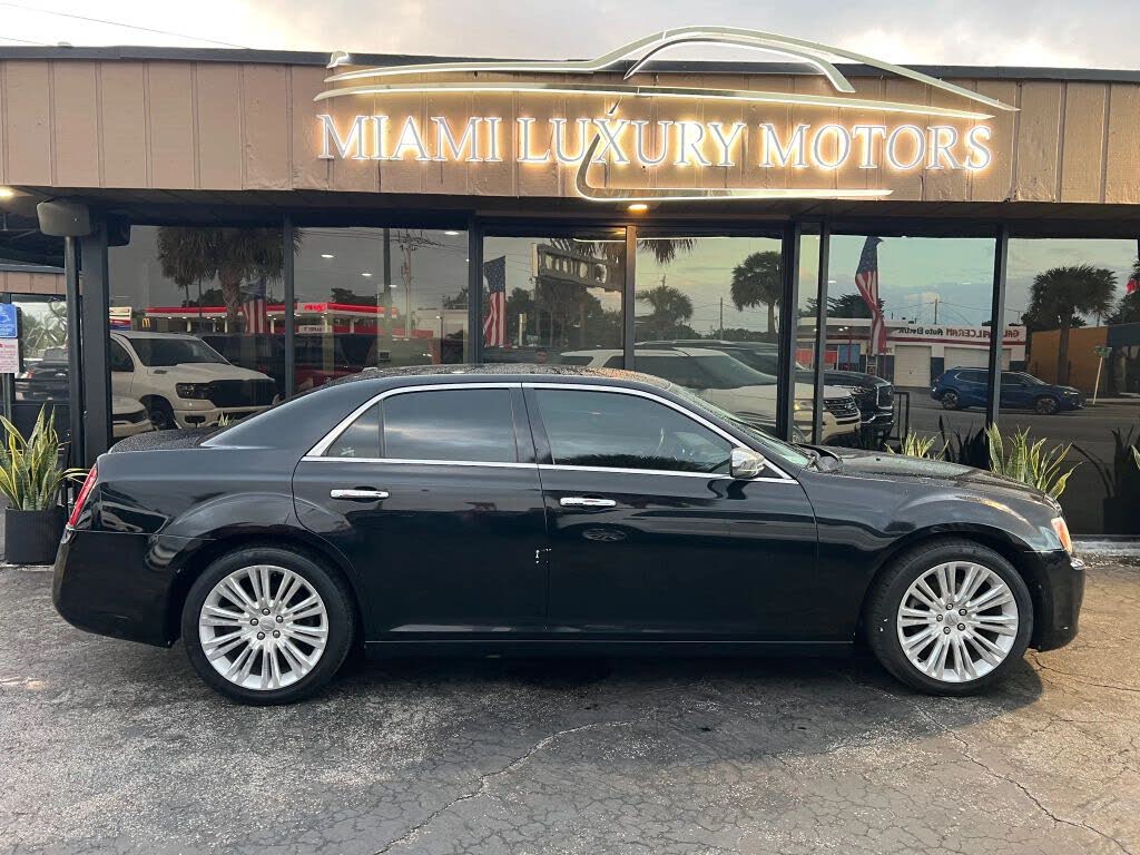 2012 Chrysler 300 Limited RWD