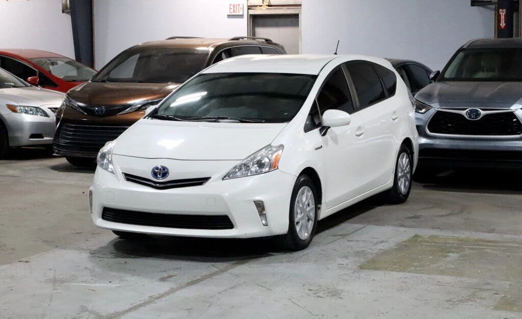 2012 Toyota Prius v Five FWD