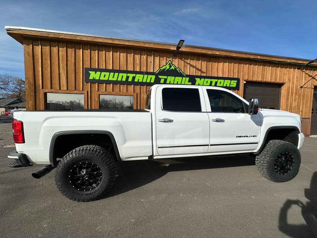 2016 GMC Sierra 2500HD Denali Crew Cab SB 4WD