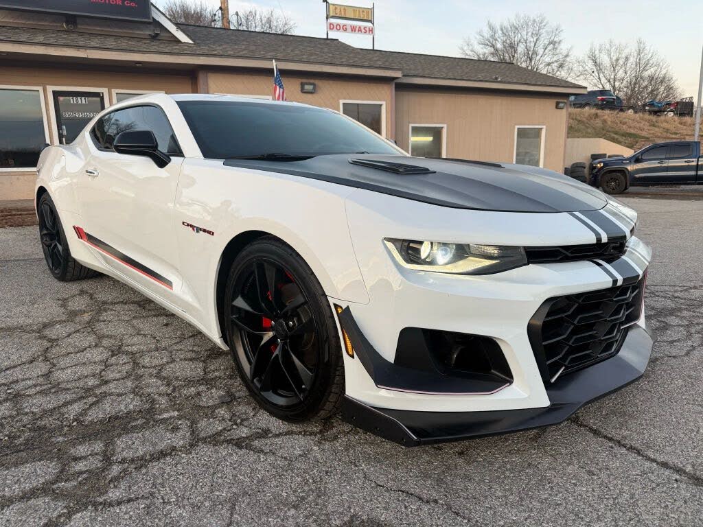2017 Chevrolet Camaro 2LT Coupe RWD