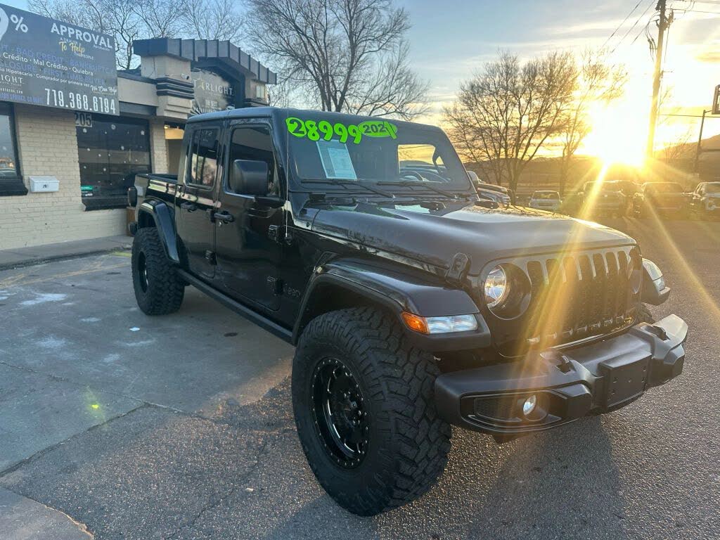 2021 Jeep Gladiator Willys Crew Cab 4WD
