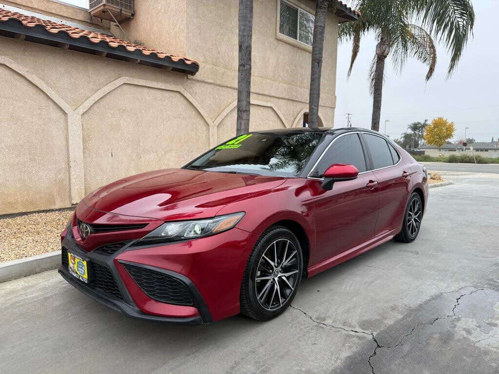 2021 Toyota Camry SE FWD