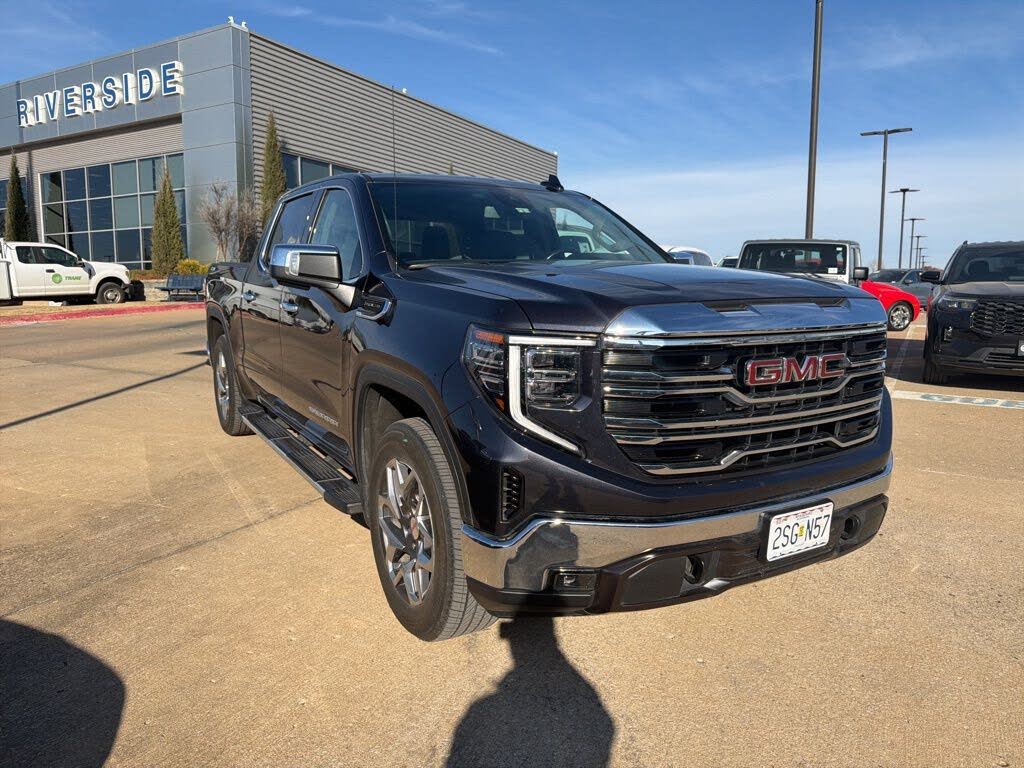 2022 GMC Sierra 1500 SLT Crew Cab 4WD