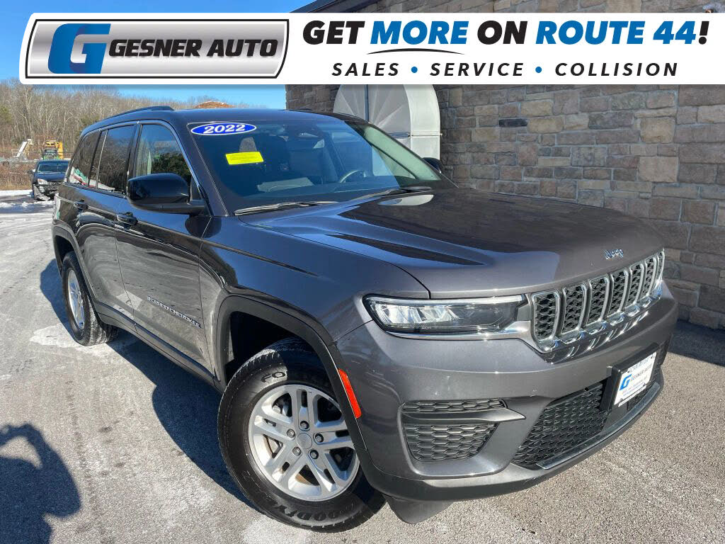 2022 Jeep Grand Cherokee Laredo 4WD