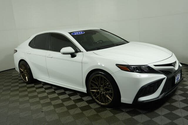 2022 Toyota Camry SE AWD