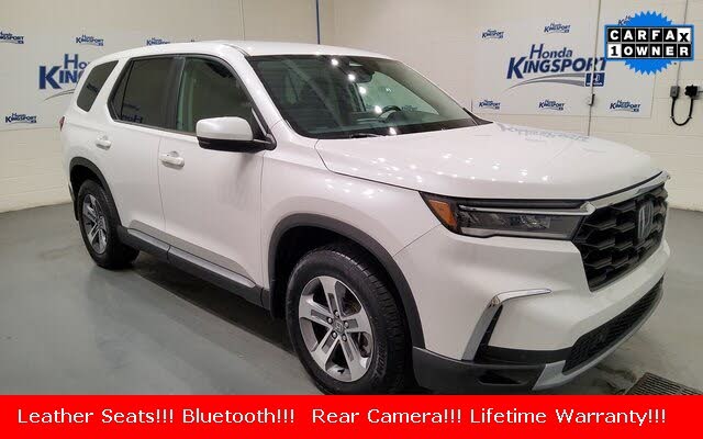 2024 Honda Pilot EX-L FWD with Captains Chairs