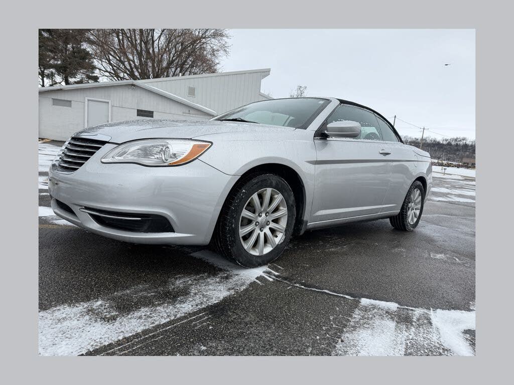 2011 Chrysler 200 Touring Convertible FWD