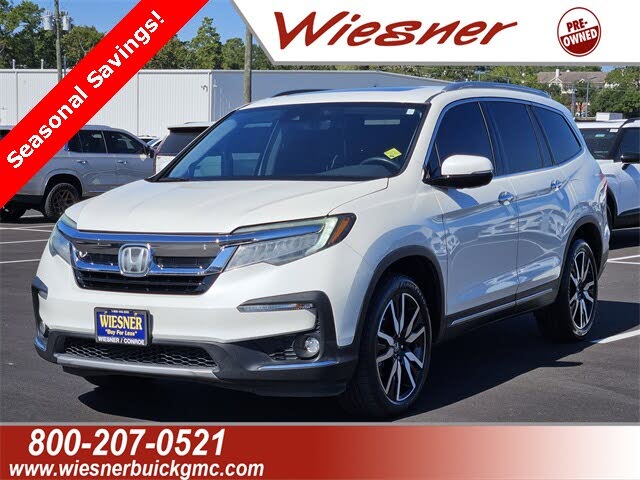 2019 Honda Pilot Touring FWD with Rear Captain's Chairs