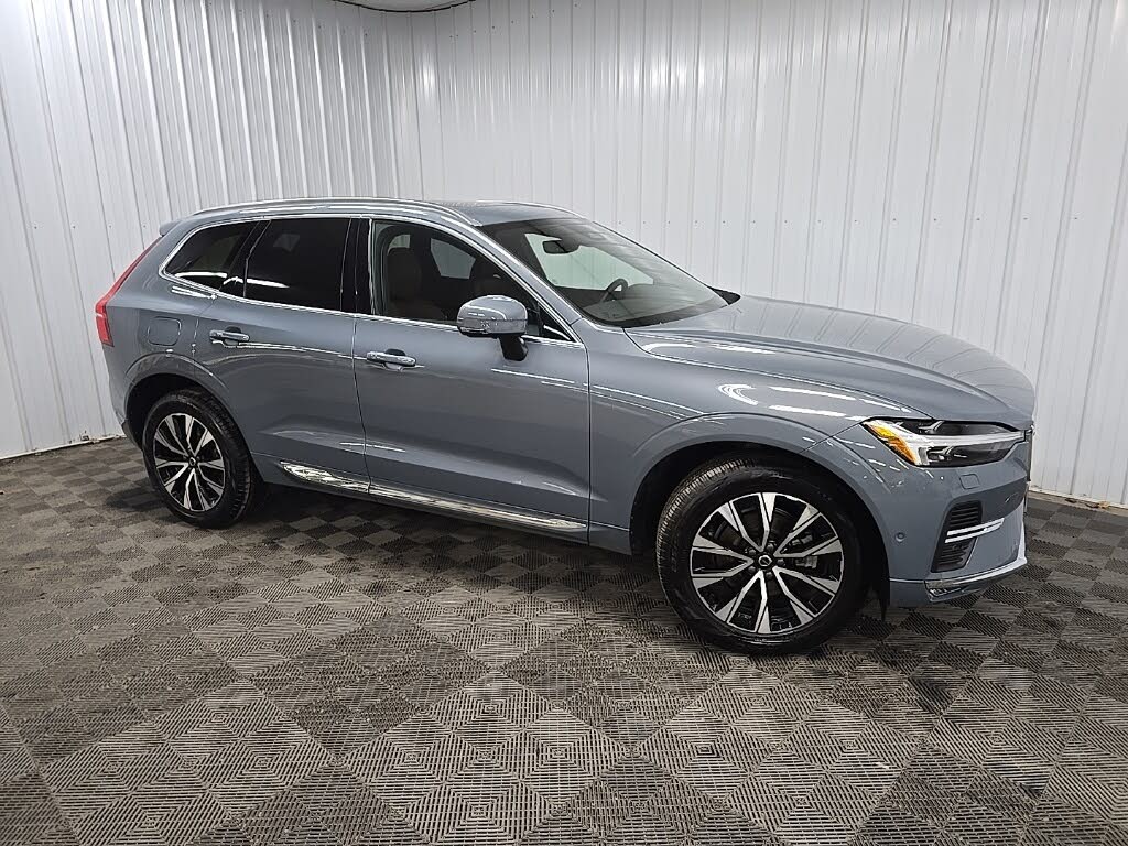 2023 Volvo XC60 B5 Plus Bright Theme AWD