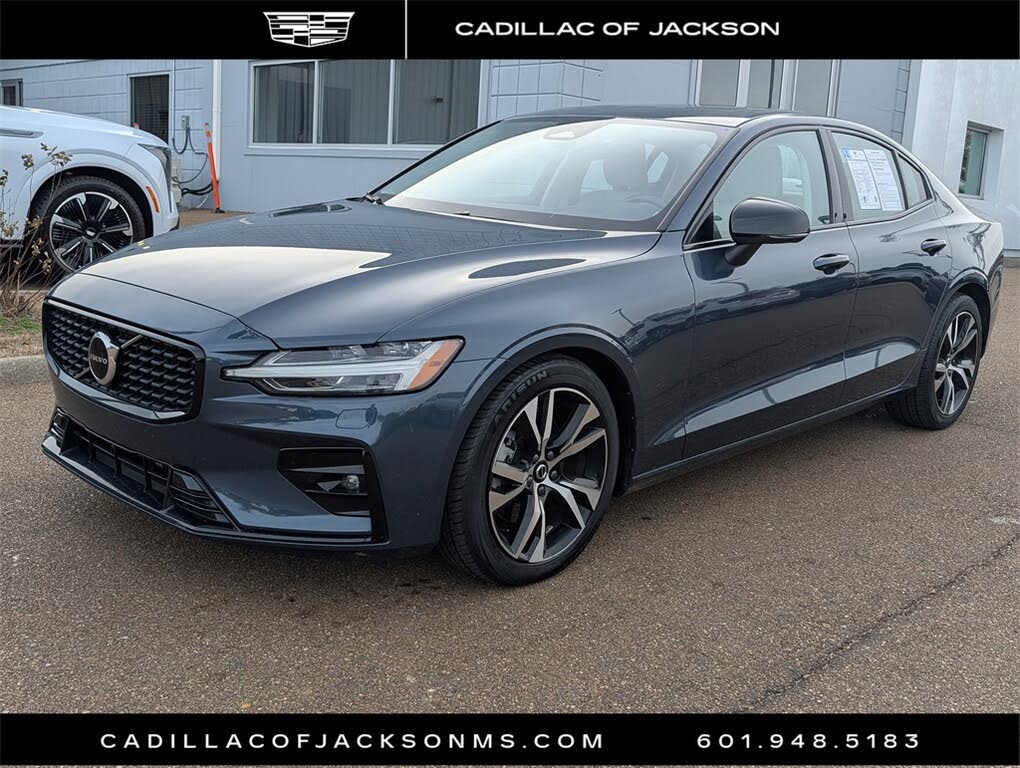 2024 Volvo S60 B5 Core Dark Theme FWD