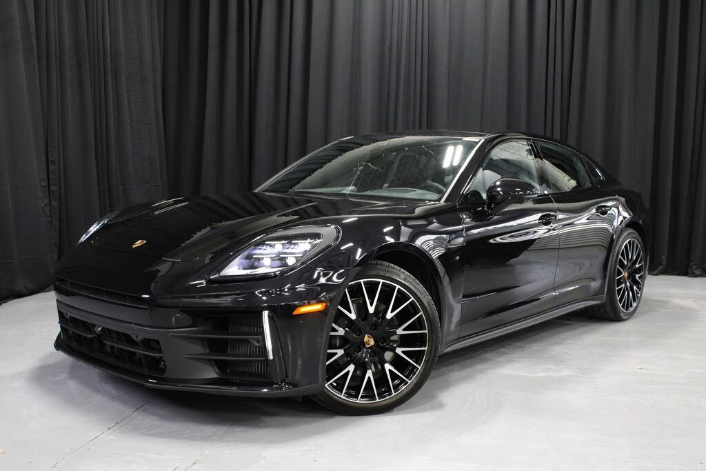 2025 Porsche Panamera 4 AWD