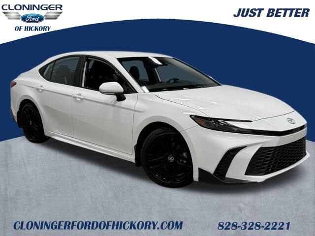 2025 Toyota Camry SE FWD