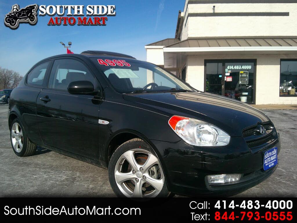 2010 Hyundai Accent SE 2-Door Hatchback FWD