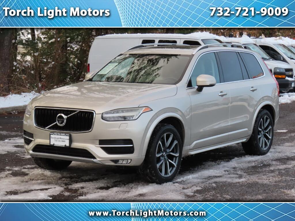 2016 Volvo XC90 T6 Momentum AWD