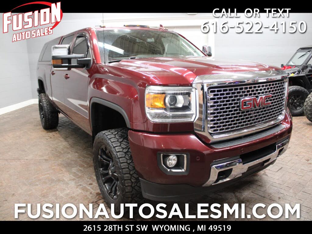2017 GMC Sierra 2500HD Denali Crew Cab SB 4WD