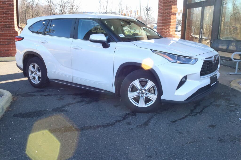 2023 Toyota Highlander LE FWD