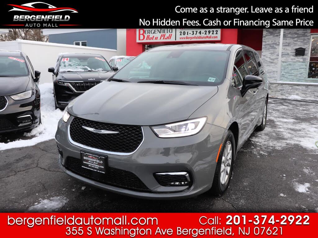 2025 Chrysler Pacifica Select FWD