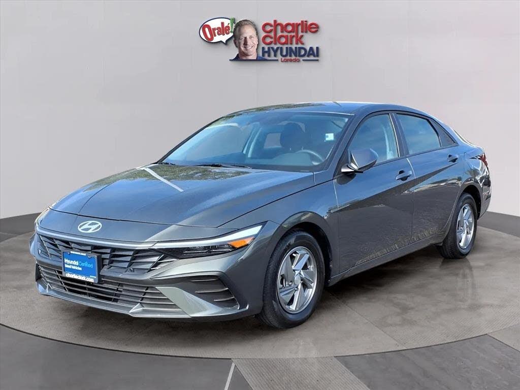 2025 Hyundai Elantra SE FWD