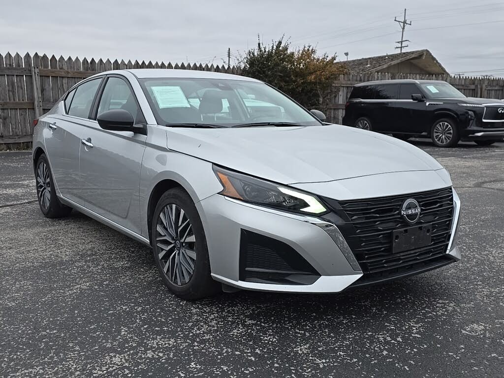 2025 Nissan Altima 2.5 SV FWD