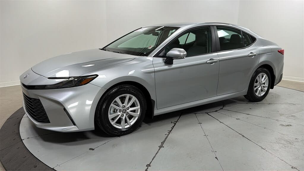 2025 Toyota Camry LE FWD