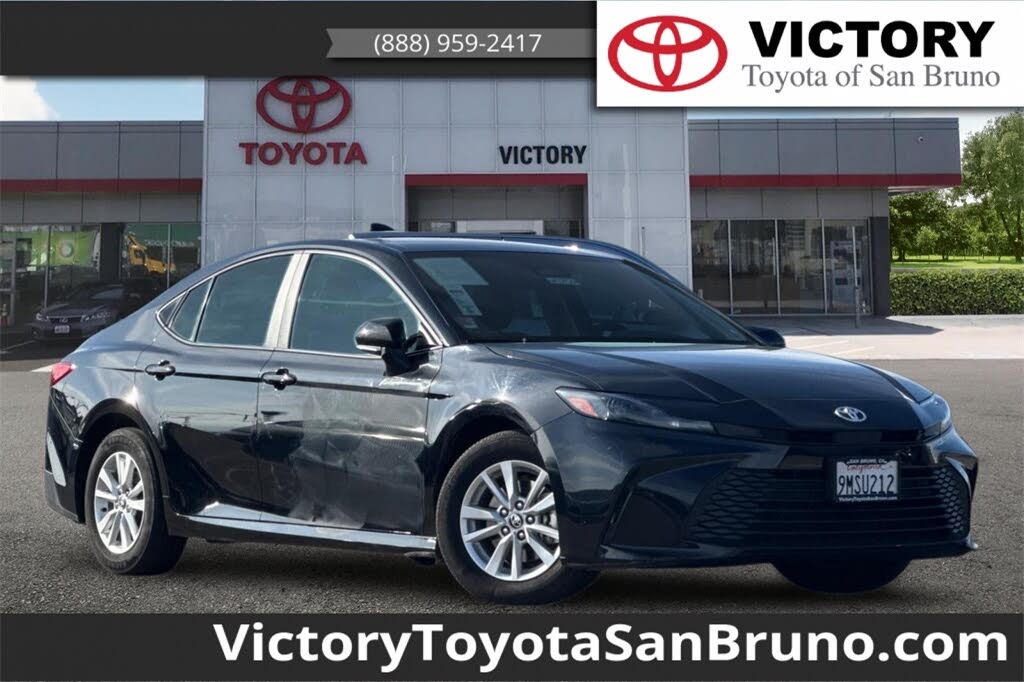 2025 Toyota Camry LE FWD