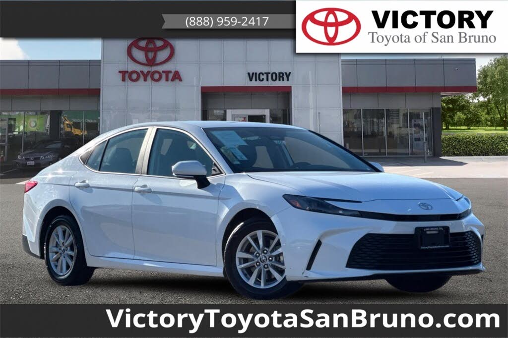 2025 Toyota Camry LE FWD