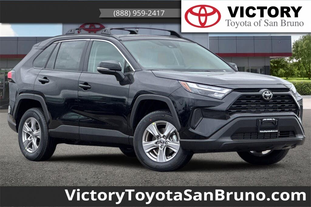 2025 Toyota RAV4 XLE FWD