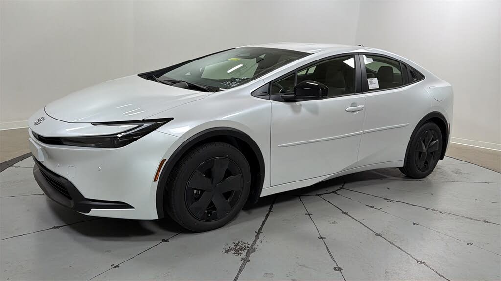 2026 Toyota Prius LE FWD