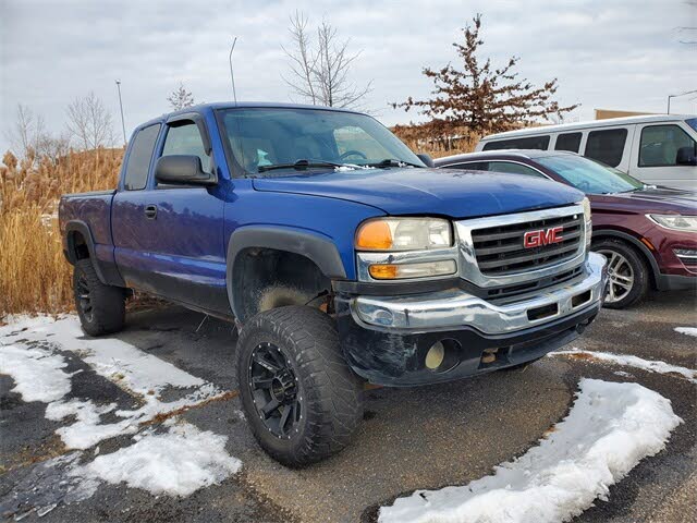 2004 GMC Sierra 2500HD 4 Dr Work Truck 4WD Extended Cab SB HD