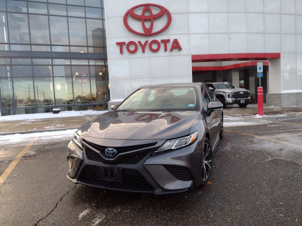 2019 Toyota Camry Hybrid SE FWD