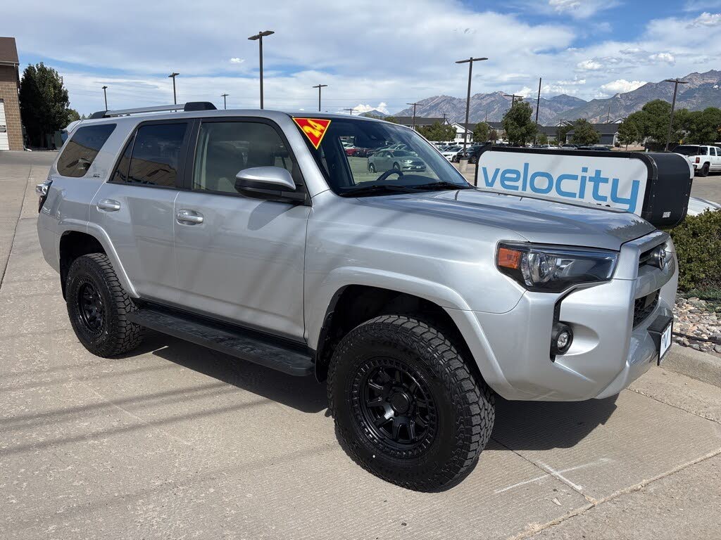2024 Toyota 4Runner SR5 4WD