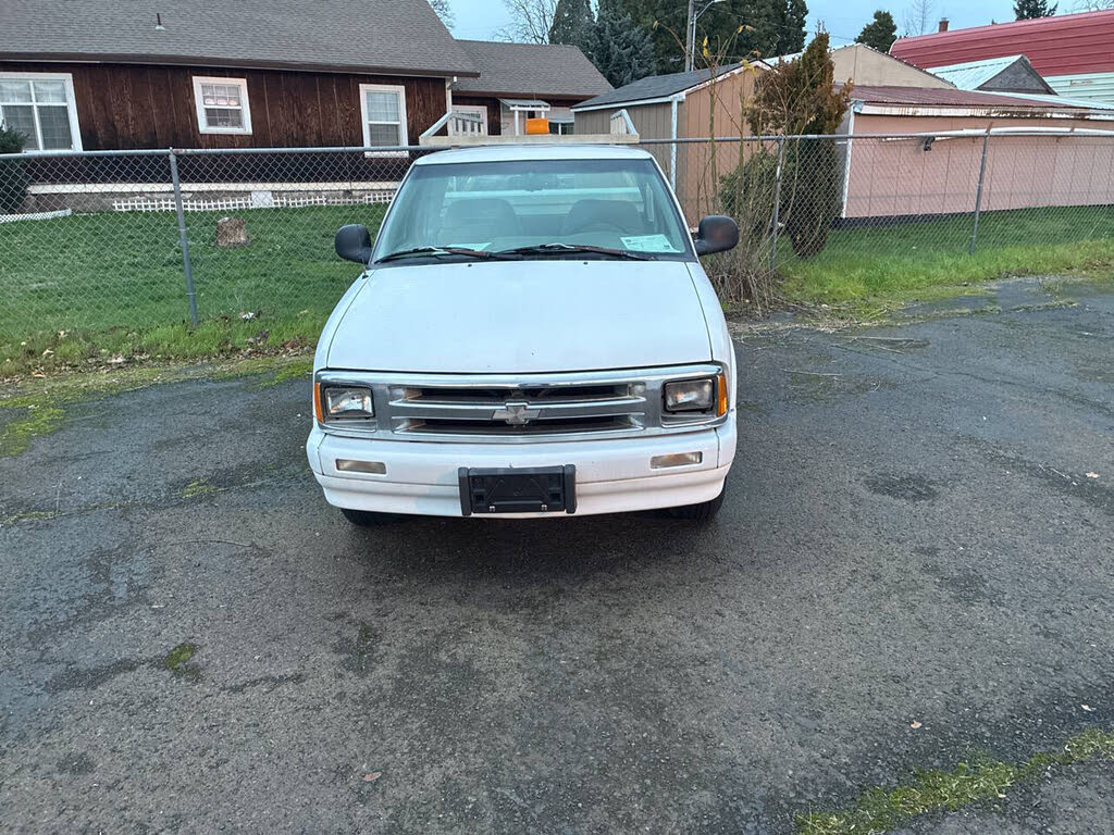 1996 Chevrolet S-10 LS Extended Cab RWD