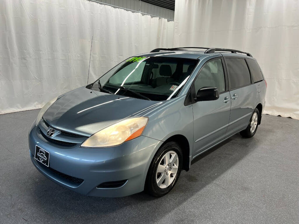 2009 Toyota Sienna LE 8 Passenger