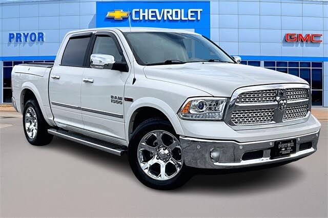 2017 RAM 1500 Laramie Crew Cab 4WD