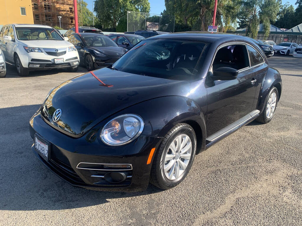 2018 Volkswagen Beetle 2.0T S Hatchback FWD