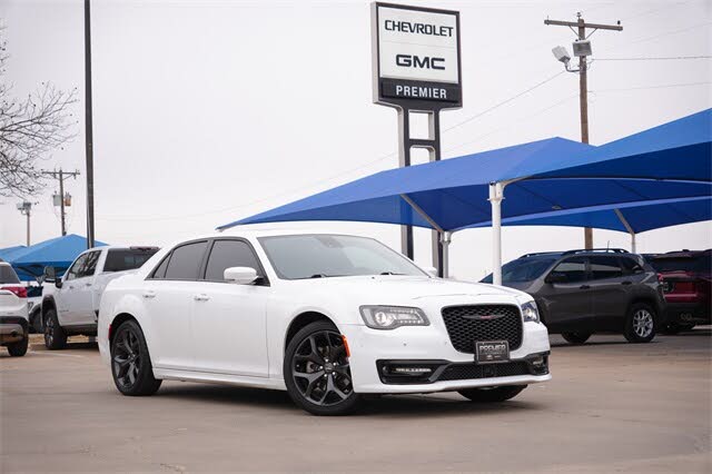 2023 Chrysler 300 S V8 RWD