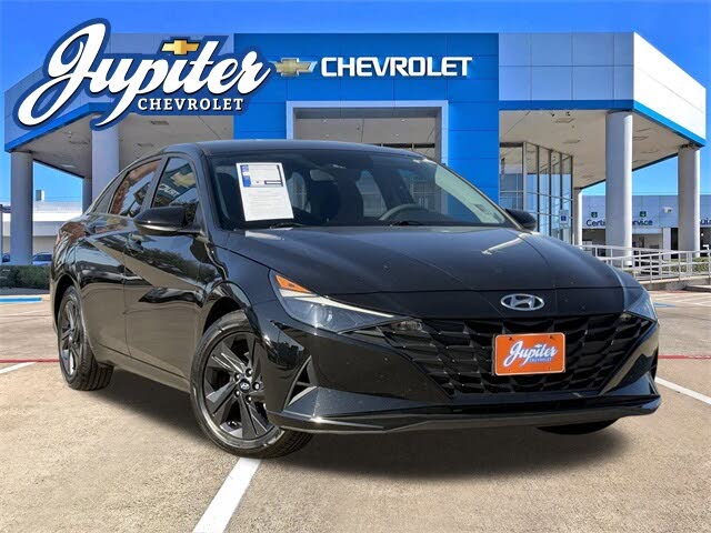 2023 Hyundai Elantra SEL FWD