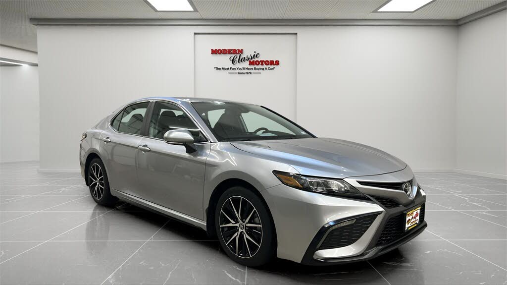 2024 Toyota Camry SE FWD